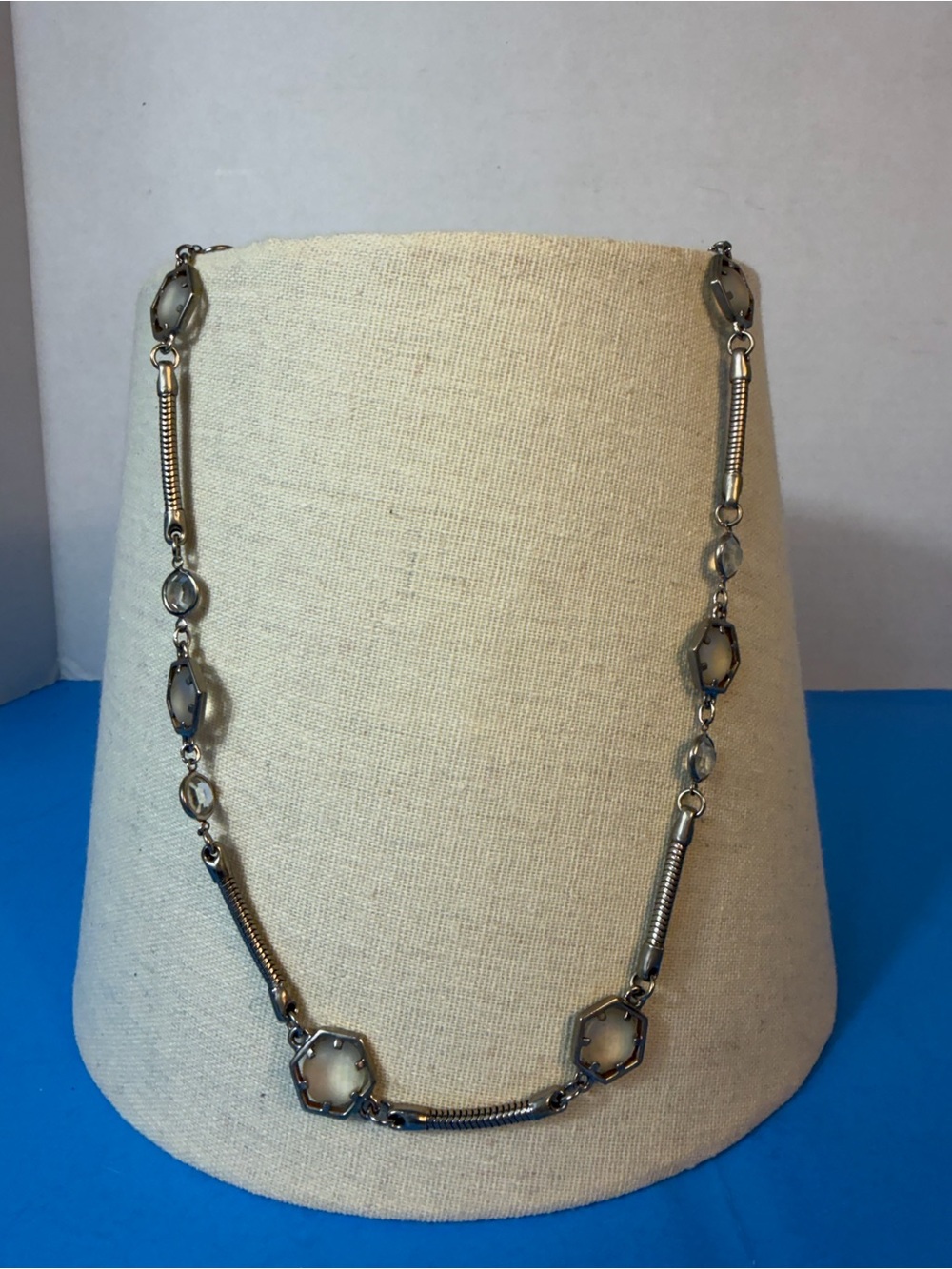 Silver-Tone Geometric Link Necklace - Neutral Gray
